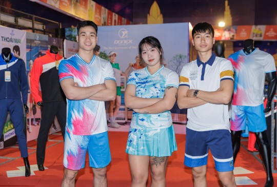 DONEXSPORT FASHION SHOW KHUẤY ĐẢO SÀN DIỄN HỘI CHỢ MÙA THU 2025 