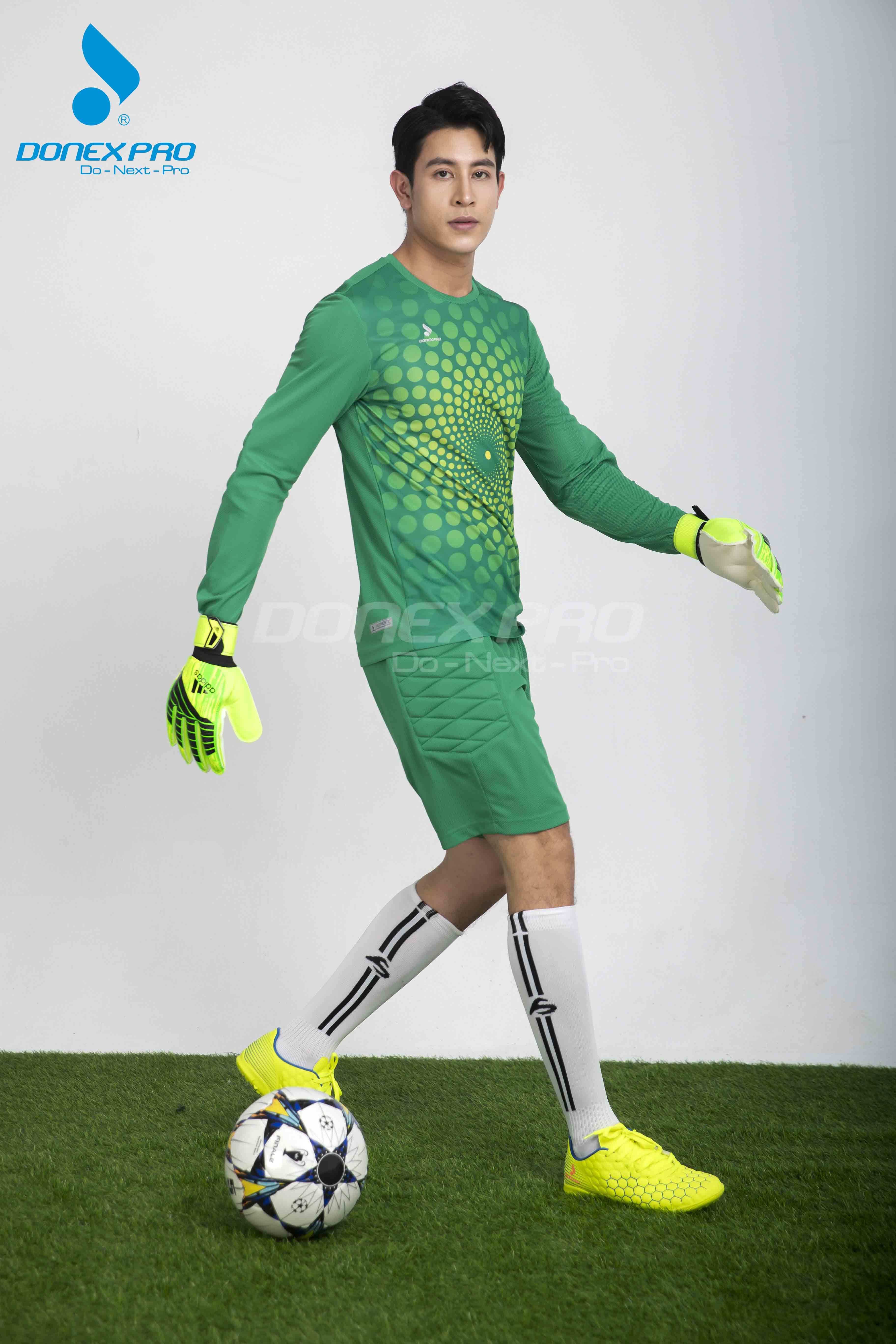 Bộ bóng đá nam MCB-6146 xanh lá phối vàng